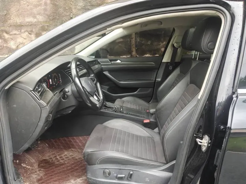 2020 Volkswagen Magotan 2.0T 220HP L4 7DCT,autocango,china used car exporter,china ev exporter,chinese used car exporter,chinese used ev exporter