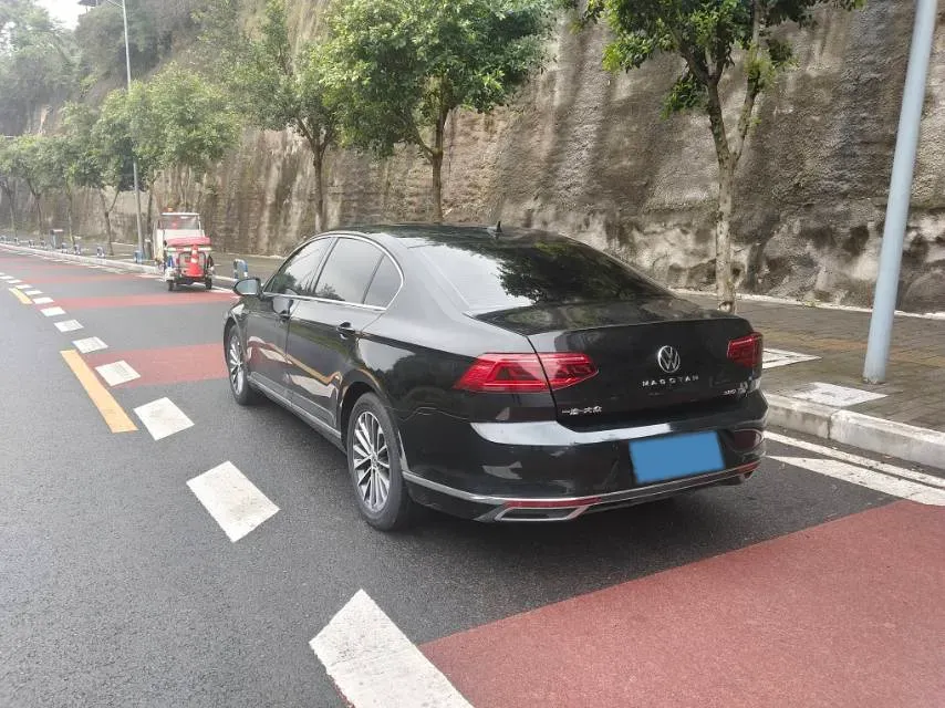 2020 Volkswagen Magotan 2.0T 220HP L4 7DCT,autocango,china used car exporter,china ev exporter,chinese used car exporter,chinese used ev exporter