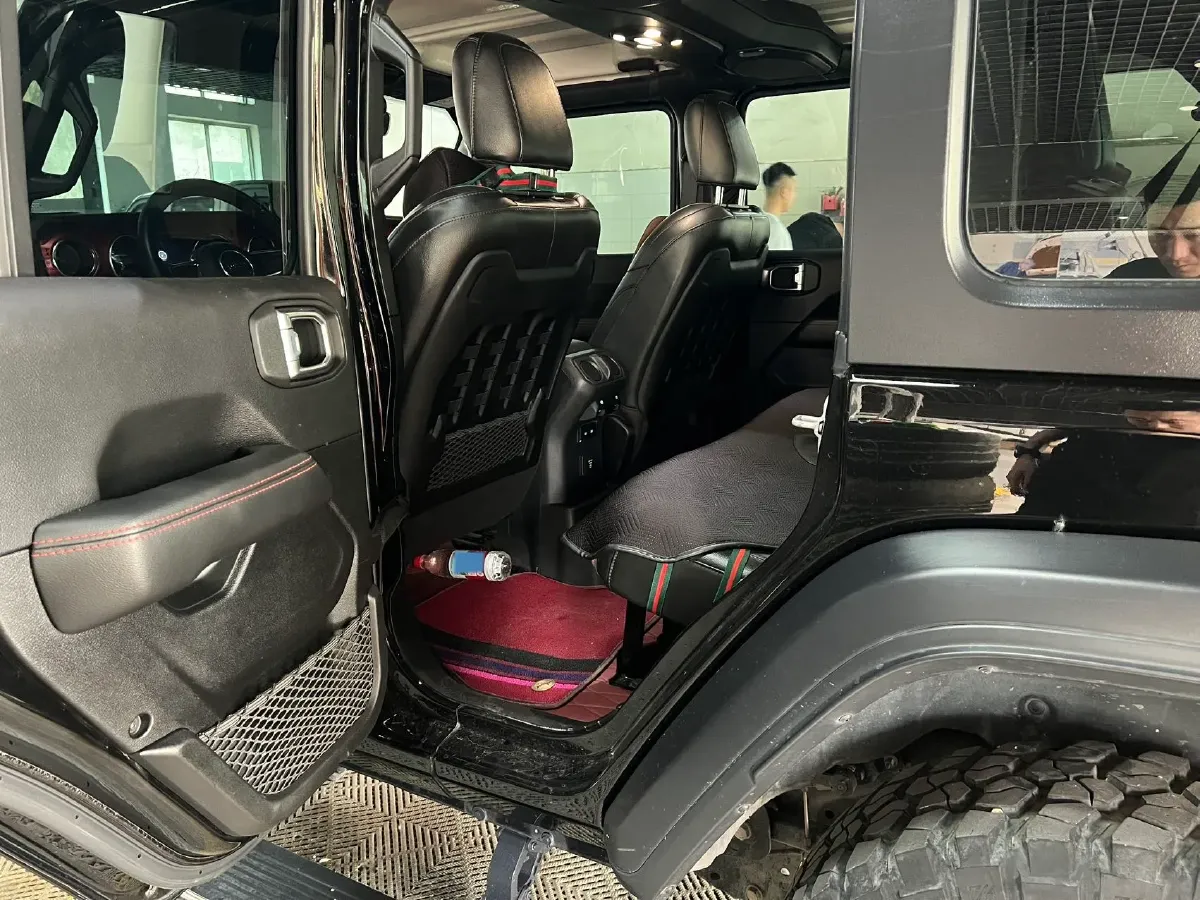 2021 Jeep Wrangler 2.0T 266HP L4 8AT,autocango,china used car exporter,china ev exporter,chinese used car exporter,chinese used ev exporter