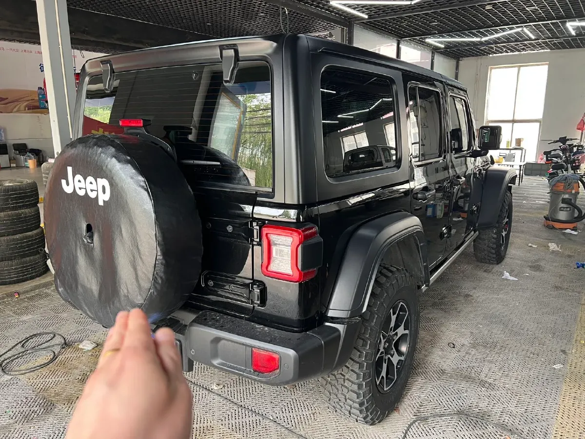 2021 Jeep Wrangler 2.0T 266HP L4 8AT,autocango,china used car exporter,china ev exporter,chinese used car exporter,chinese used ev exporter