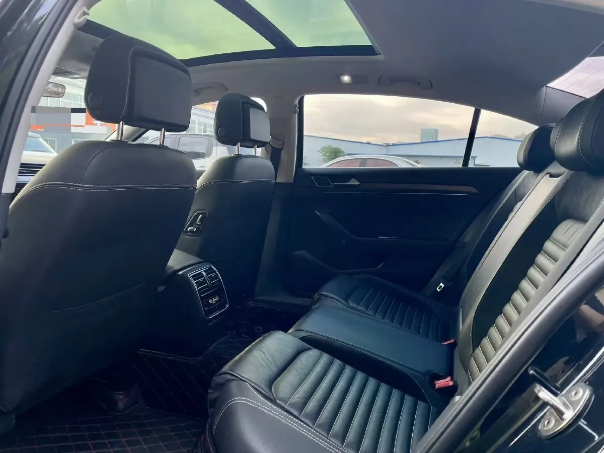 2020 Volkswagen Magotan 2.0T 186HP L4 7DCT,autocango,china used car exporter,china ev exporter,chinese used car exporter,chinese used ev exporter