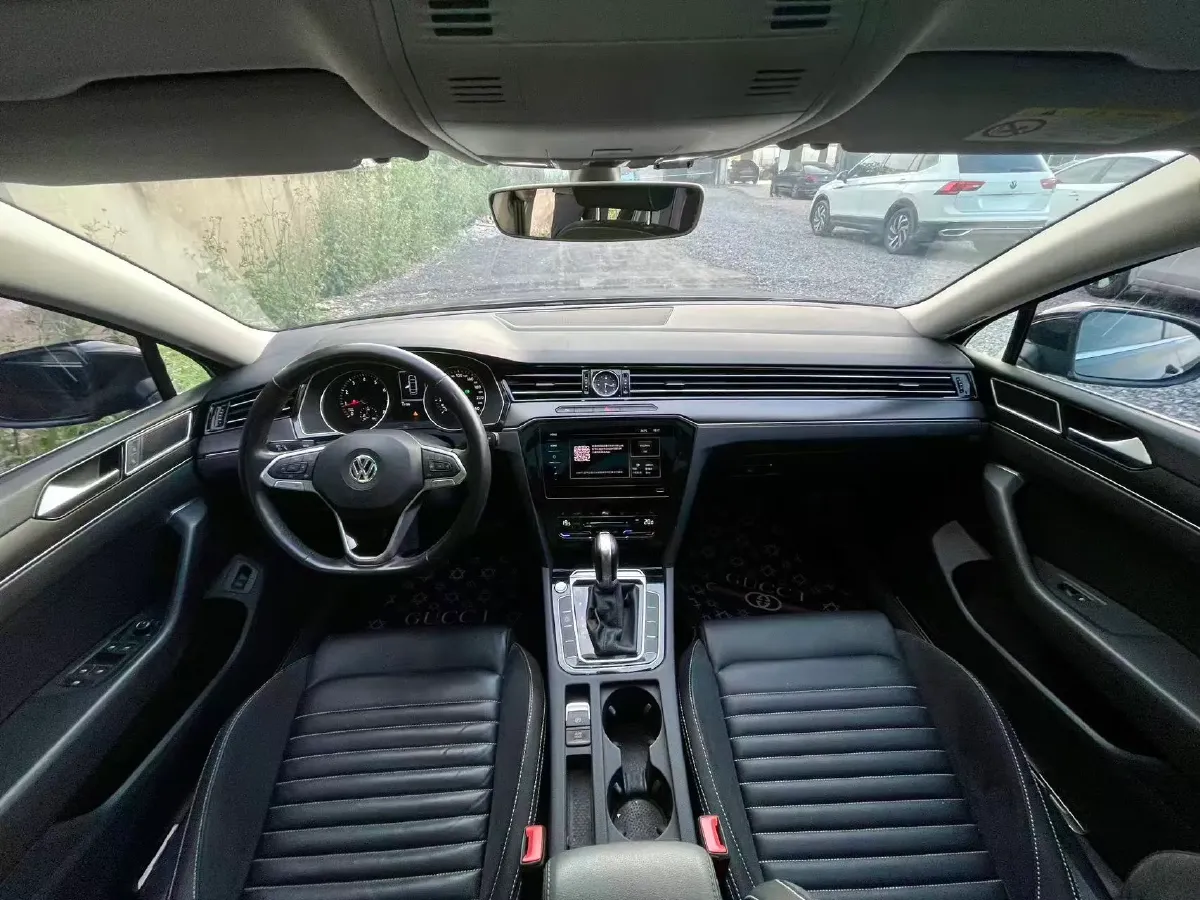 2020 Volkswagen Magotan 2.0T 186HP L4 7DCT,autocango,china used car exporter,china ev exporter,chinese used car exporter,chinese used ev exporter