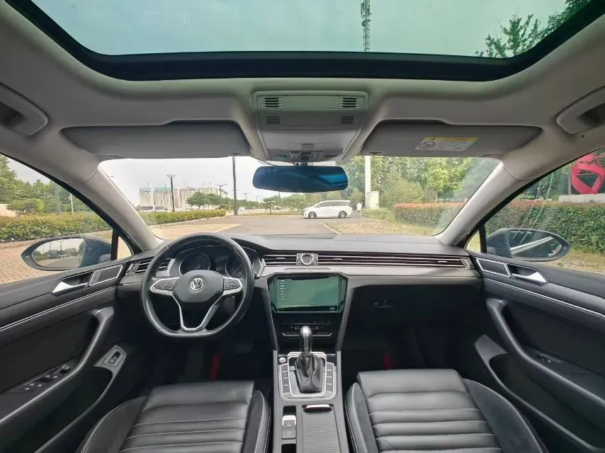 2020 Volkswagen Magotan 2.0T 186HP L4 7DCT,autocango,china used car exporter,china ev exporter,chinese used car exporter,chinese used ev exporter