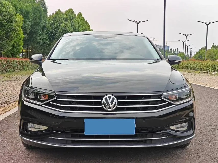 2020 Volkswagen Magotan 2.0T 186HP L4 7DCT,autocango,china used car exporter,china ev exporter,chinese used car exporter,chinese used ev exporter