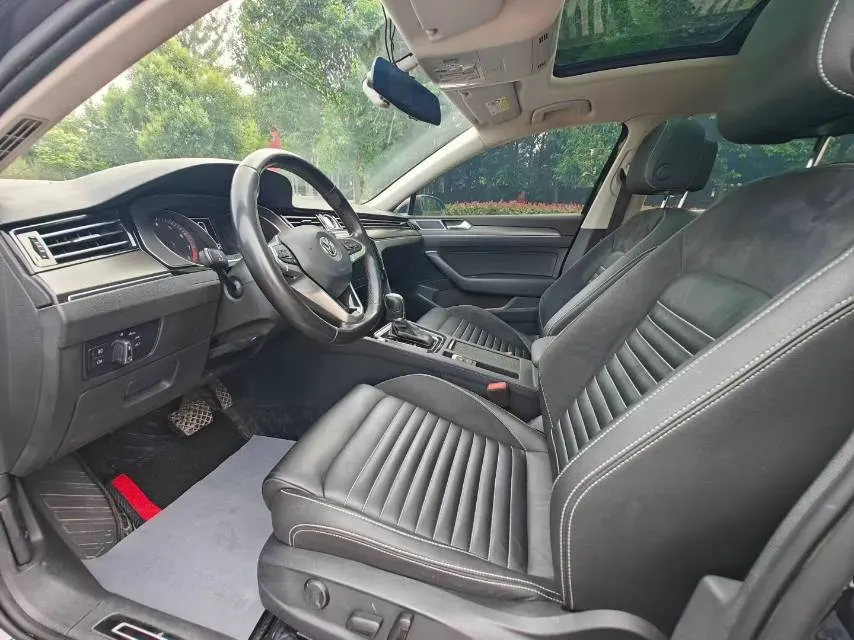2020 Volkswagen Magotan 2.0T 186HP L4 7DCT,autocango,china used car exporter,china ev exporter,chinese used car exporter,chinese used ev exporter