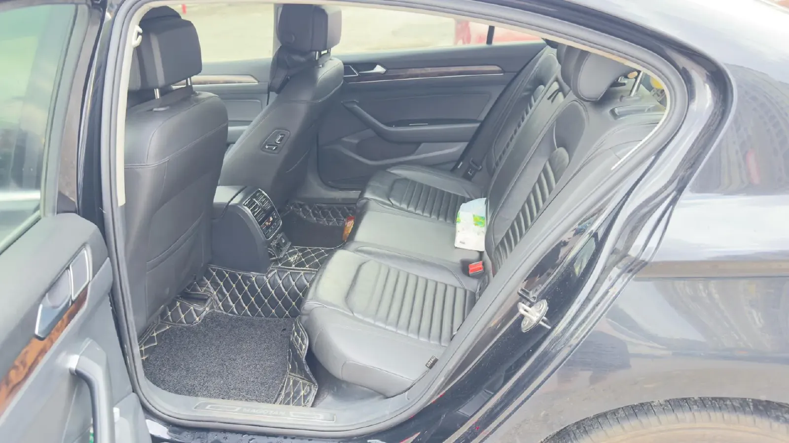 2019 Volkswagen Magotan 2.0T 186HP L4 7DCT,autocango,china used car exporter,china ev exporter,chinese used car exporter,chinese used ev exporter