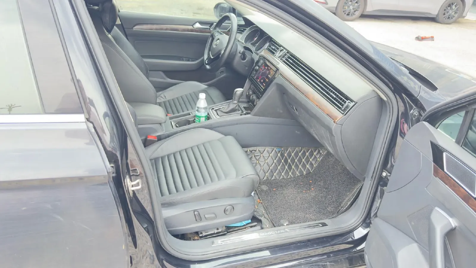 2019 Volkswagen Magotan 2.0T 186HP L4 7DCT,autocango,china used car exporter,china ev exporter,chinese used car exporter,chinese used ev exporter
