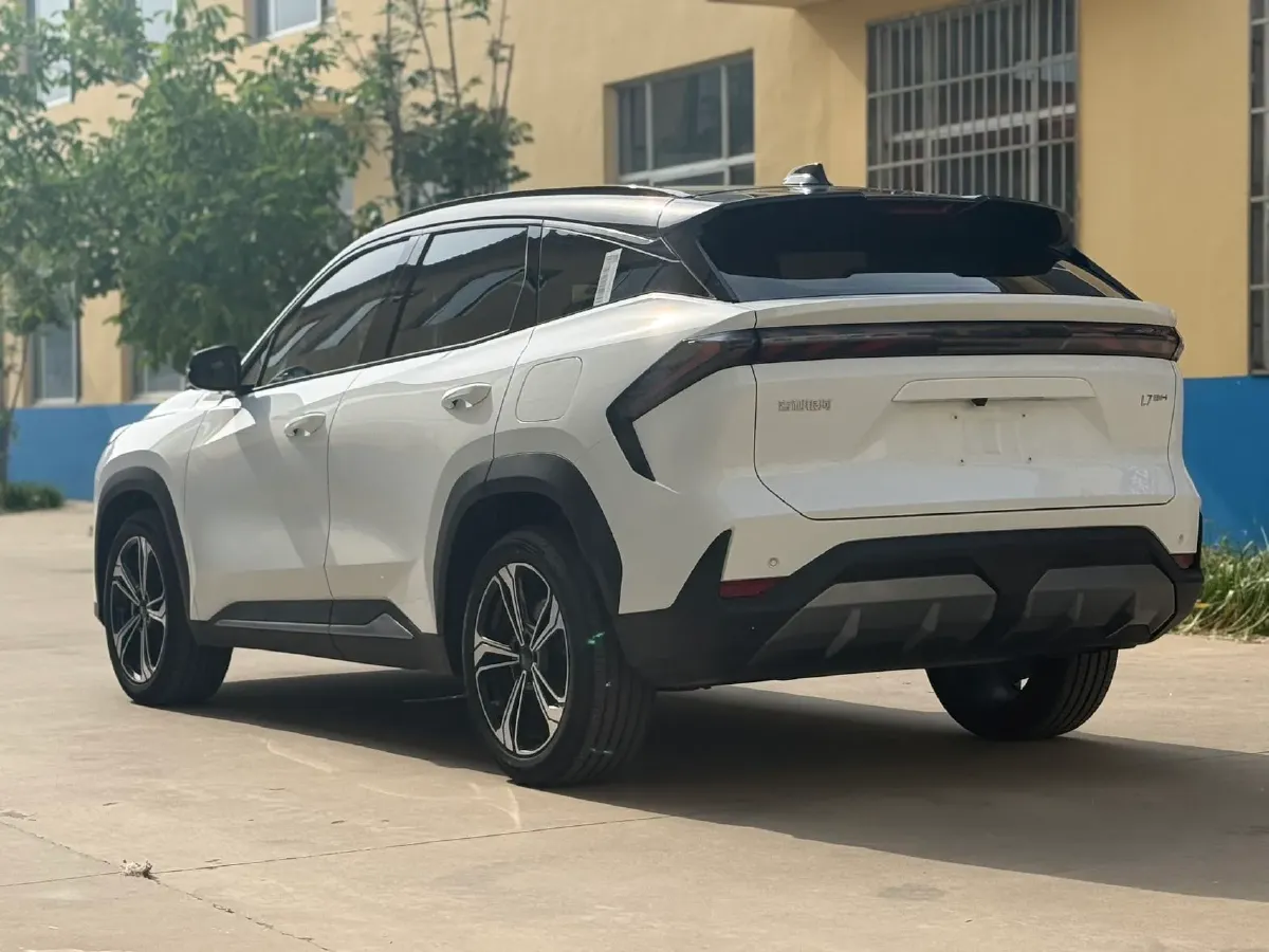 2025 Geely Galaxy L7 1.5L 112HP L4 1DHT PHEV 18.4KWH,autocango,china used car exporter,china ev exporter,chinese used car exporter,chinese used ev exporter
