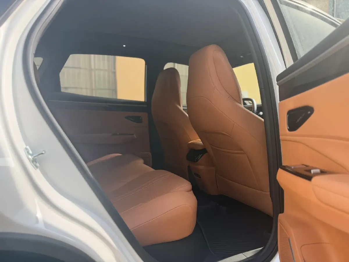 2025 Geely Galaxy L7 1.5L 112HP L4 1DHT PHEV 18.4KWH,autocango,china used car exporter,china ev exporter,chinese used car exporter,chinese used ev exporter