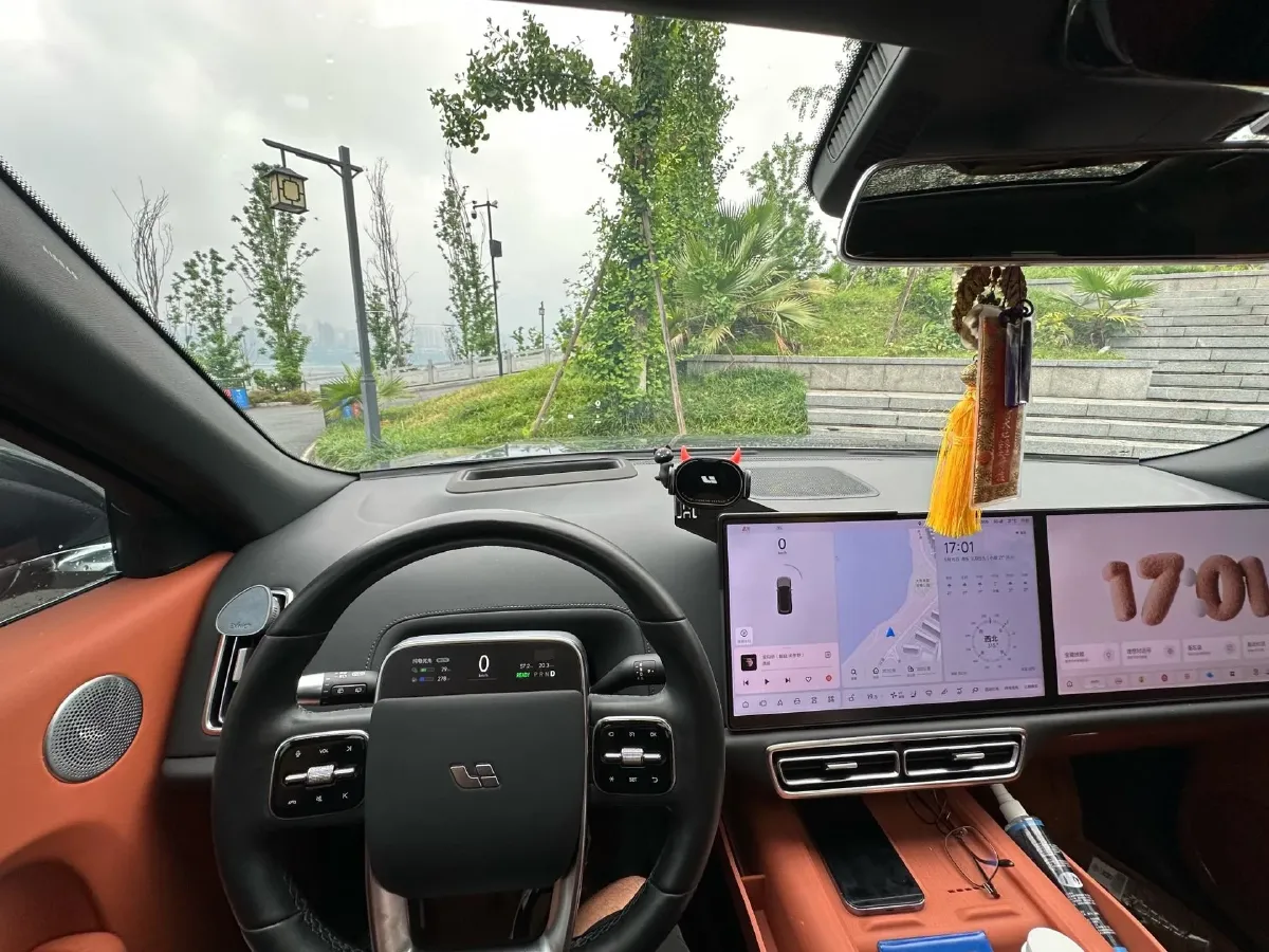 2024 Volvo S60 2.0T 197HP L4 7DCT,autocango,china used car exporter,china ev exporter,chinese used car exporter,chinese used ev exporter