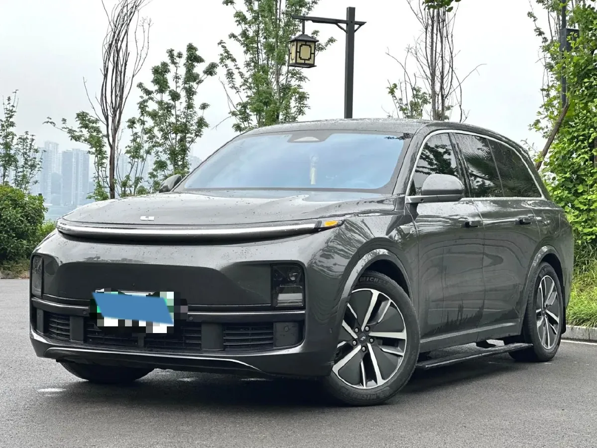 2024 Volvo S60 2.0T 197HP L4 7DCT,autocango,china used car exporter,china ev exporter,chinese used car exporter,chinese used ev exporter