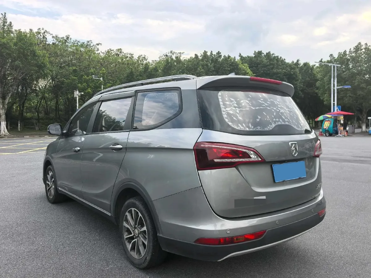 2019 BaoJun 730 1.5T 150HP L4 6DCT,autocango,china used car exporter,china ev exporter,chinese used car exporter,chinese used ev exporter