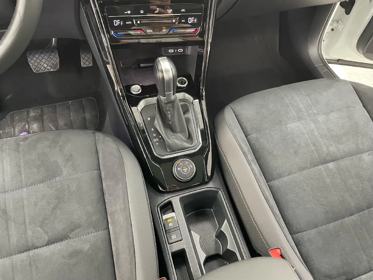 2021 Volkswagen T-Roc 1.4T 150HP L4 7DCT,autocango,china used car exporter,china ev exporter,chinese used car exporter,chinese used ev exporter
