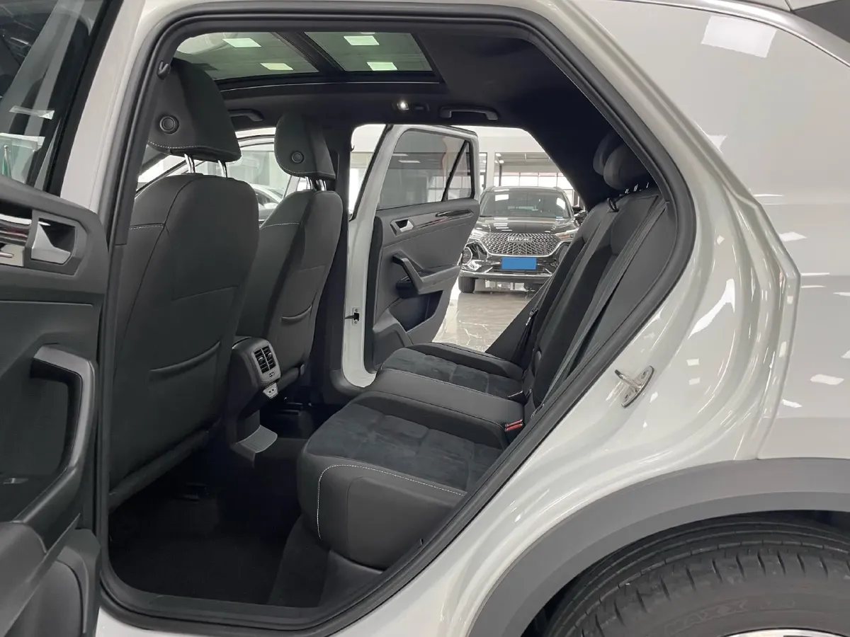 2021 Volkswagen T-Roc 1.4T 150HP L4 7DCT,autocango,china used car exporter,china ev exporter,chinese used car exporter,chinese used ev exporter