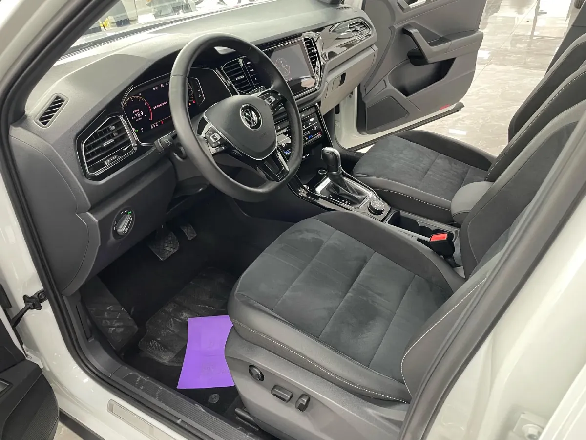 2021 Volkswagen T-Roc 1.4T 150HP L4 7DCT,autocango,china used car exporter,china ev exporter,chinese used car exporter,chinese used ev exporter
