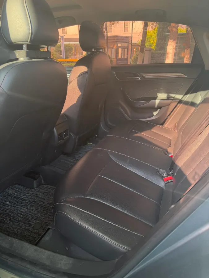 2018 Roewe i6 1.5T 169HP L4 7DCT,autocango,china used car exporter,china ev exporter,chinese used car exporter,chinese used ev exporter