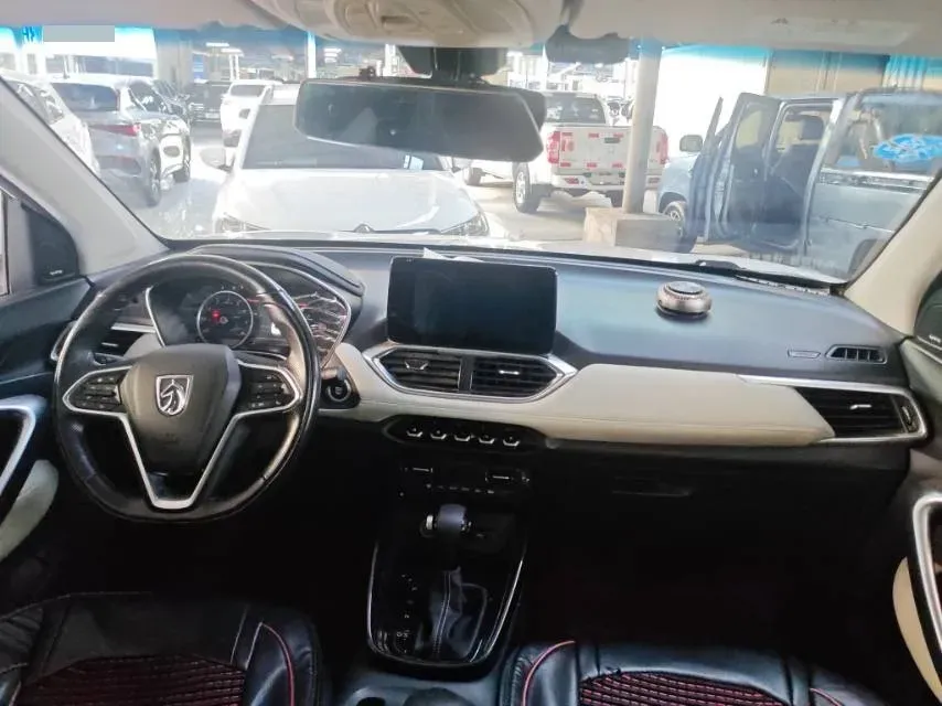 2018 BaoJun 530 1.5T 150HP L4 6DCT,autocango,china used car exporter,china ev exporter,chinese used car exporter,chinese used ev exporter