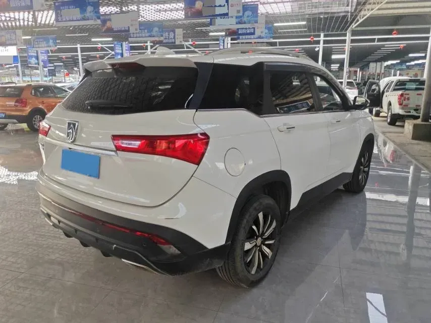 2018 BaoJun 530 1.5T 150HP L4 6DCT,autocango,china used car exporter,china ev exporter,chinese used car exporter,chinese used ev exporter