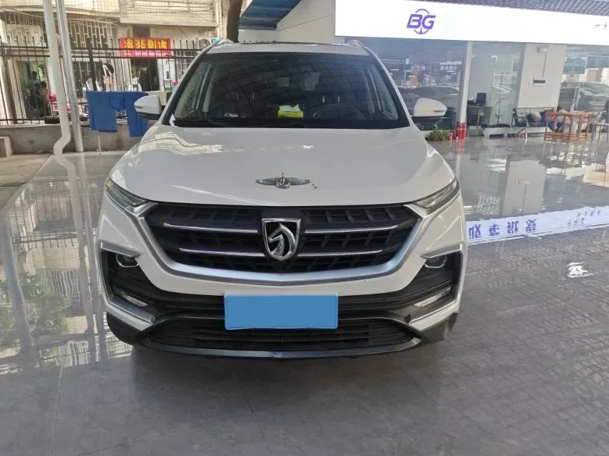 2018 BaoJun 530 1.5T 150HP L4 6DCT,autocango,china used car exporter,china ev exporter,chinese used car exporter,chinese used ev exporter