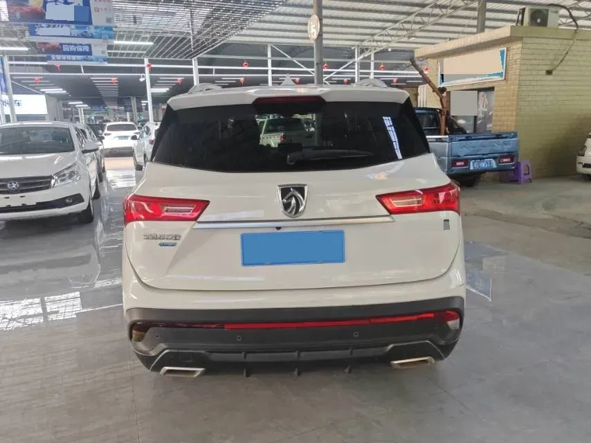 2018 BaoJun 530 1.5T 150HP L4 6DCT,autocango,china used car exporter,china ev exporter,chinese used car exporter,chinese used ev exporter