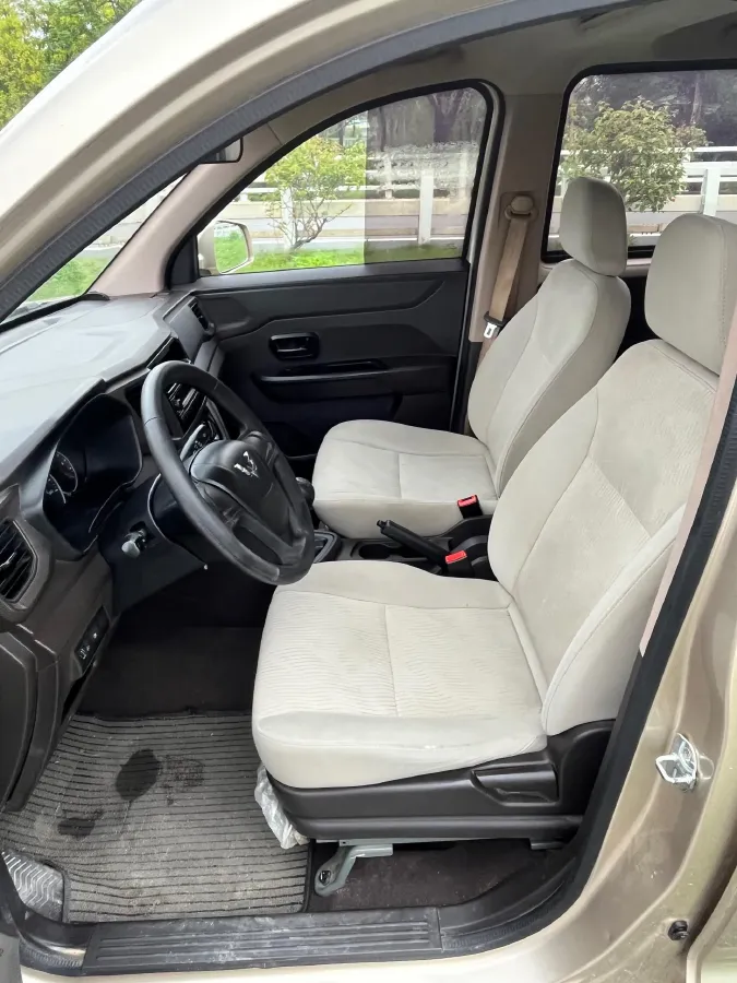 2019 Bestune T33 1.6L 114HP L4 5MT,autocango,china used car exporter,china ev exporter,chinese used car exporter,chinese used ev exporter
