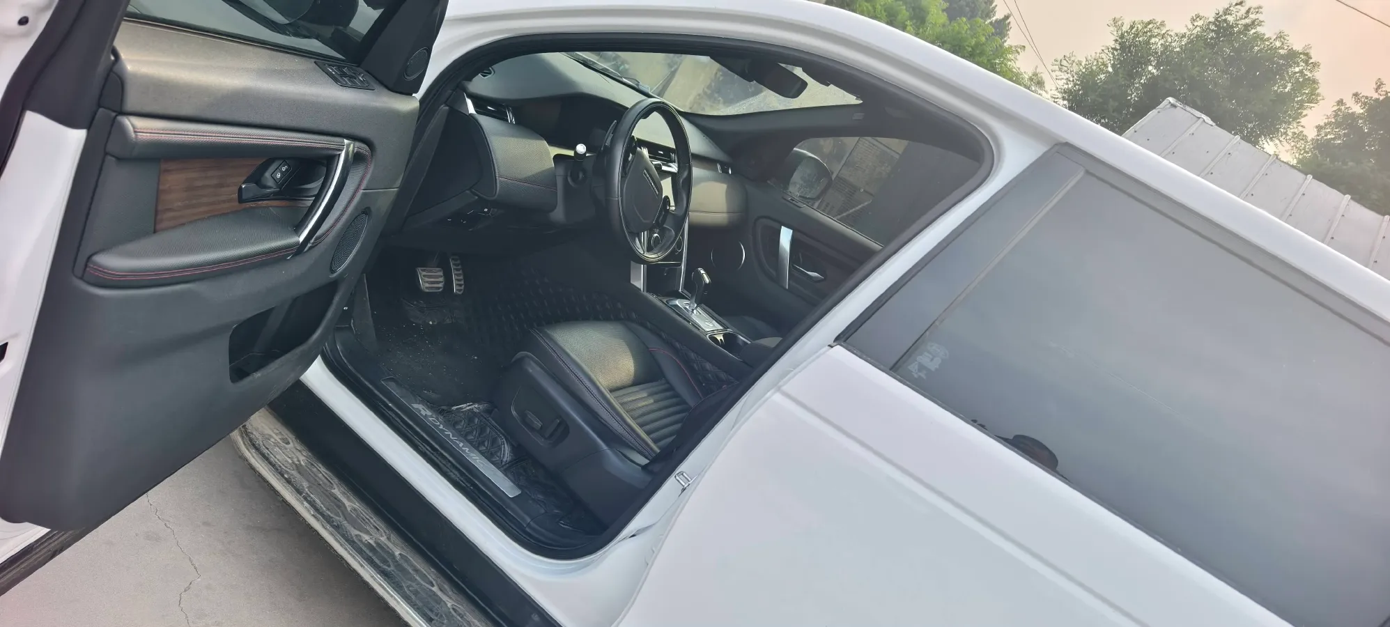 2020 Land Rover Discovery Sport 2.0T 249HP L4 9AT,autocango,china used car exporter,china ev exporter,chinese used car exporter,chinese used ev exporter