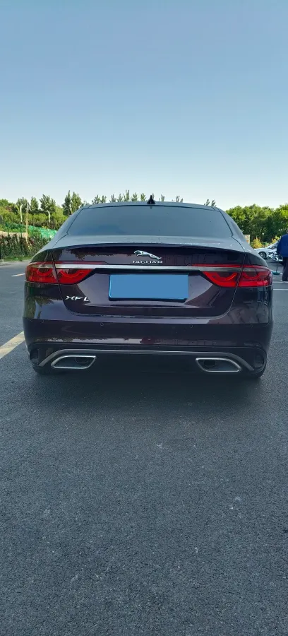 2021 Jaguar XFL 2.0T 200HP L4 8AT,autocango,china used car exporter,china ev exporter,chinese used car exporter,chinese used ev exporter