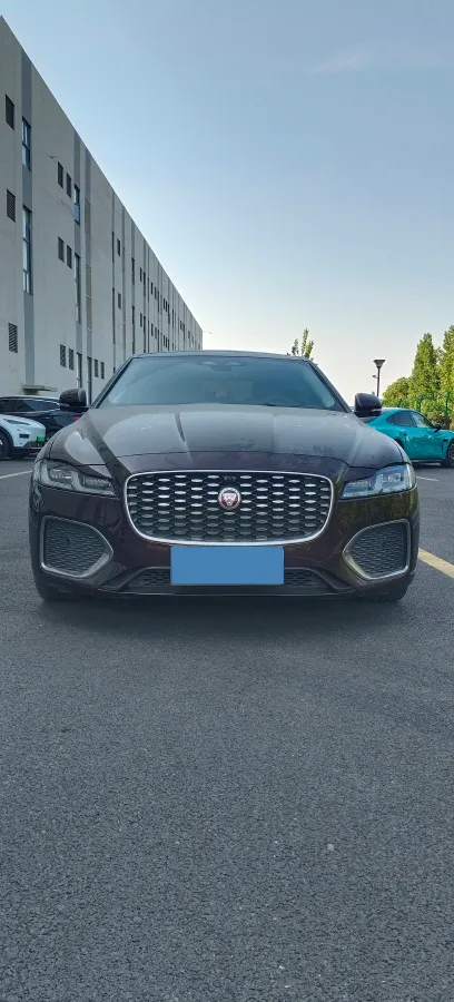 2021 Jaguar XFL 2.0T 200HP L4 8AT,autocango,china used car exporter,china ev exporter,chinese used car exporter,chinese used ev exporter