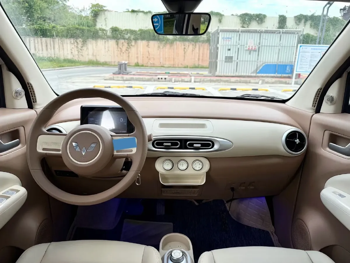 2025 WuLing HongGuang MINI EV BEV 16.2KWH,autocango,china used car exporter,china ev exporter,chinese used car exporter,chinese used ev exporter