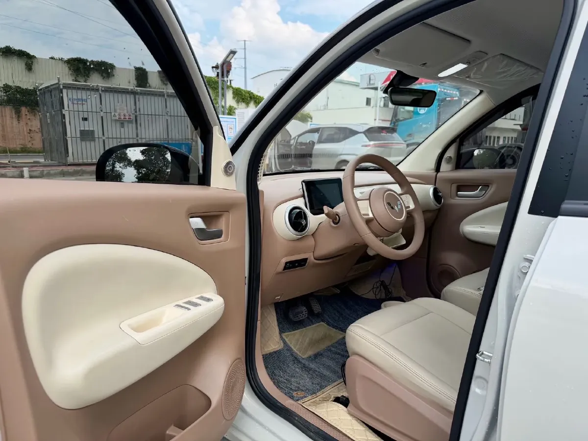 2025 WuLing HongGuang MINI EV BEV 16.2KWH,autocango,china used car exporter,china ev exporter,chinese used car exporter,chinese used ev exporter
