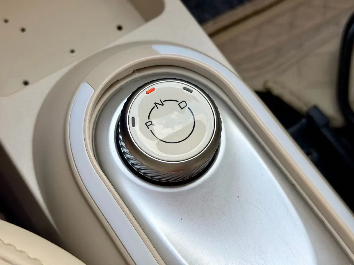 2025 WuLing HongGuang MINI EV BEV 16.2KWH,autocango,china used car exporter,china ev exporter,chinese used car exporter,chinese used ev exporter