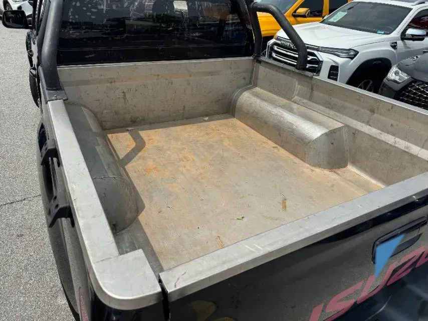 2023 Isuzu RE-MAX Jim 2.5T 143HP L4 6MT,autocango,china used car exporter,china ev exporter,chinese used car exporter,chinese used ev exporter