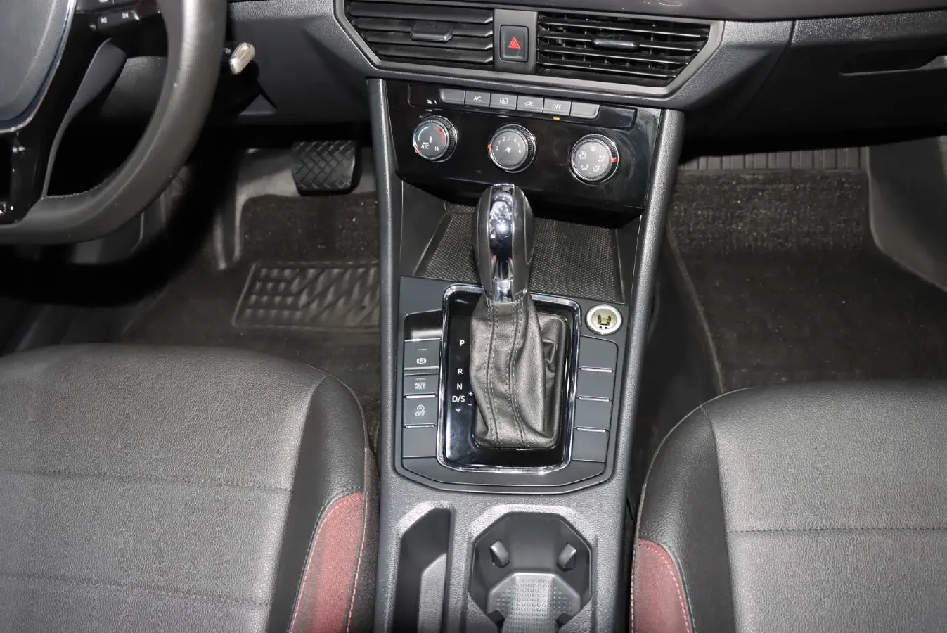 2021 Volkswagen Bora 1.5L 113HP L4 6AT,autocango,china used car exporter,china ev exporter,chinese used car exporter,chinese used ev exporter
