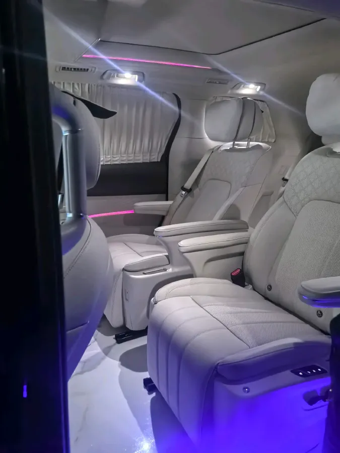 2024 Voyah Dream 1.5T 150HP L4 PHEV 43KWH,autocango,china used car exporter,china ev exporter,chinese used car exporter,chinese used ev exporter