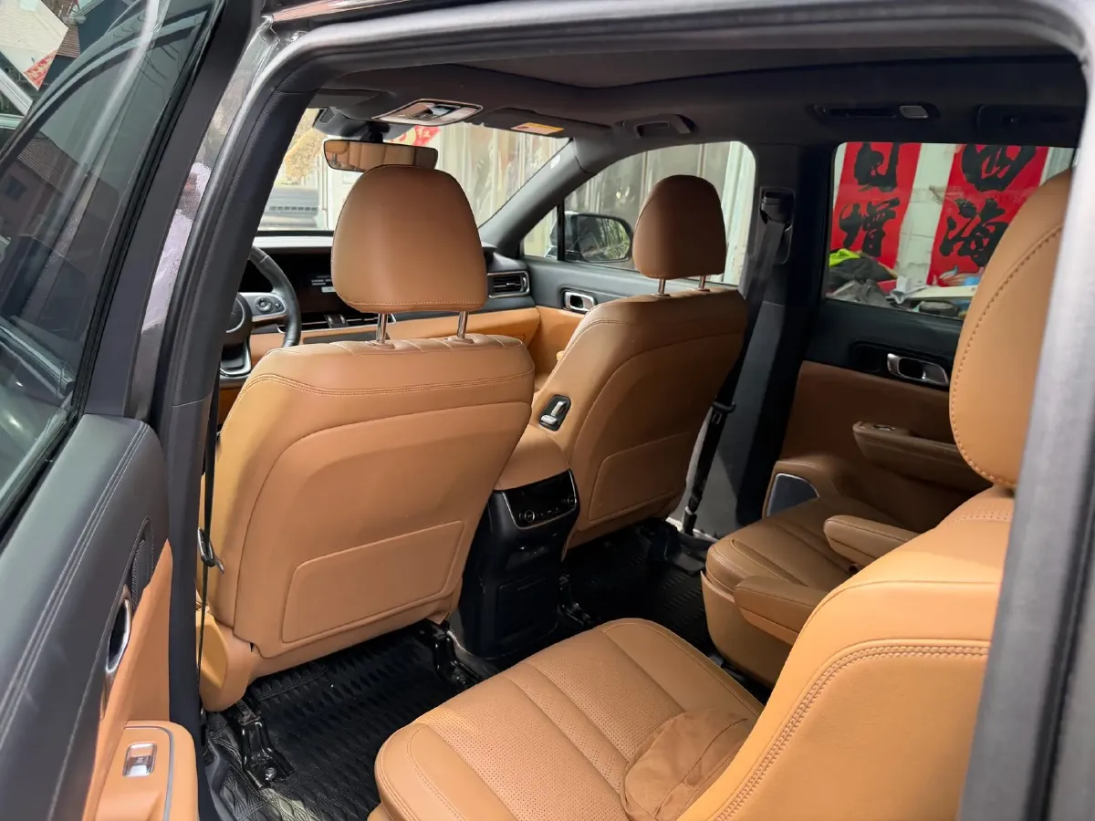 2020 Li ONE Range Extended 131HP REEV 40.5KWH,autocango,china used car exporter,china ev exporter,chinese used car exporter,chinese used ev exporter