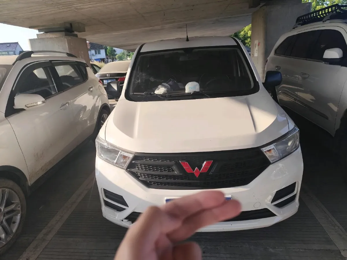 2021 WuLing HongGuang 1.5L 99HP L4 6MT,autocango,china used car exporter,china ev exporter,chinese used car exporter,chinese used ev exporter