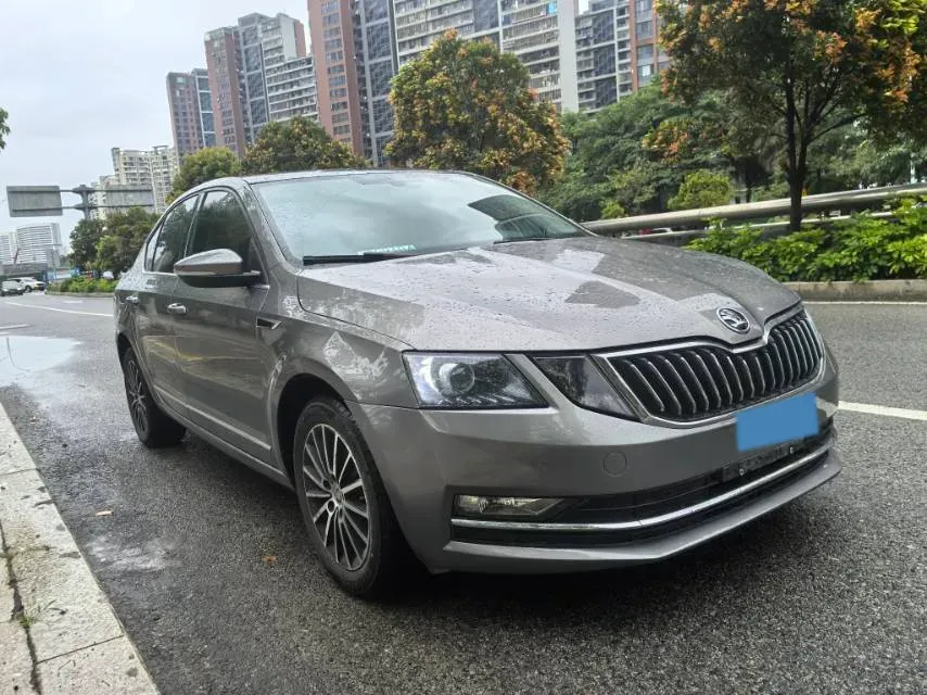 2019 Skoda Octavia 1.5L 116HP L4 6AT,autocango,china used car exporter,china ev exporter,chinese used car exporter,chinese used ev exporter