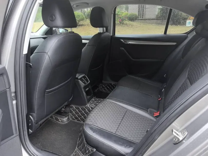 2019 Skoda Octavia 1.5L 116HP L4 6AT,autocango,china used car exporter,china ev exporter,chinese used car exporter,chinese used ev exporter