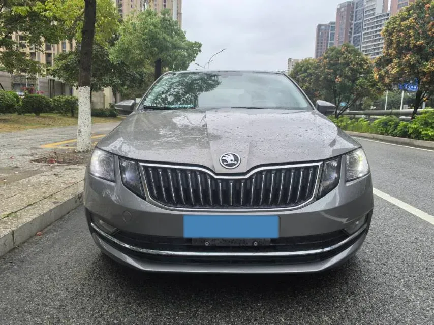 2019 Skoda Octavia 1.5L 116HP L4 6AT,autocango,china used car exporter,china ev exporter,chinese used car exporter,chinese used ev exporter