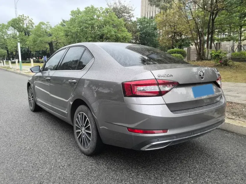 2019 Skoda Octavia 1.5L 116HP L4 6AT,autocango,china used car exporter,china ev exporter,chinese used car exporter,chinese used ev exporter