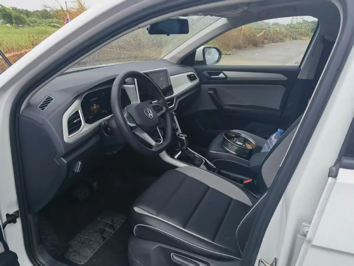 2024 Volkswagen T-Roc 1.4T 150HP L4 7DCT,autocango,china used car exporter,china ev exporter,chinese used car exporter,chinese used ev exporter