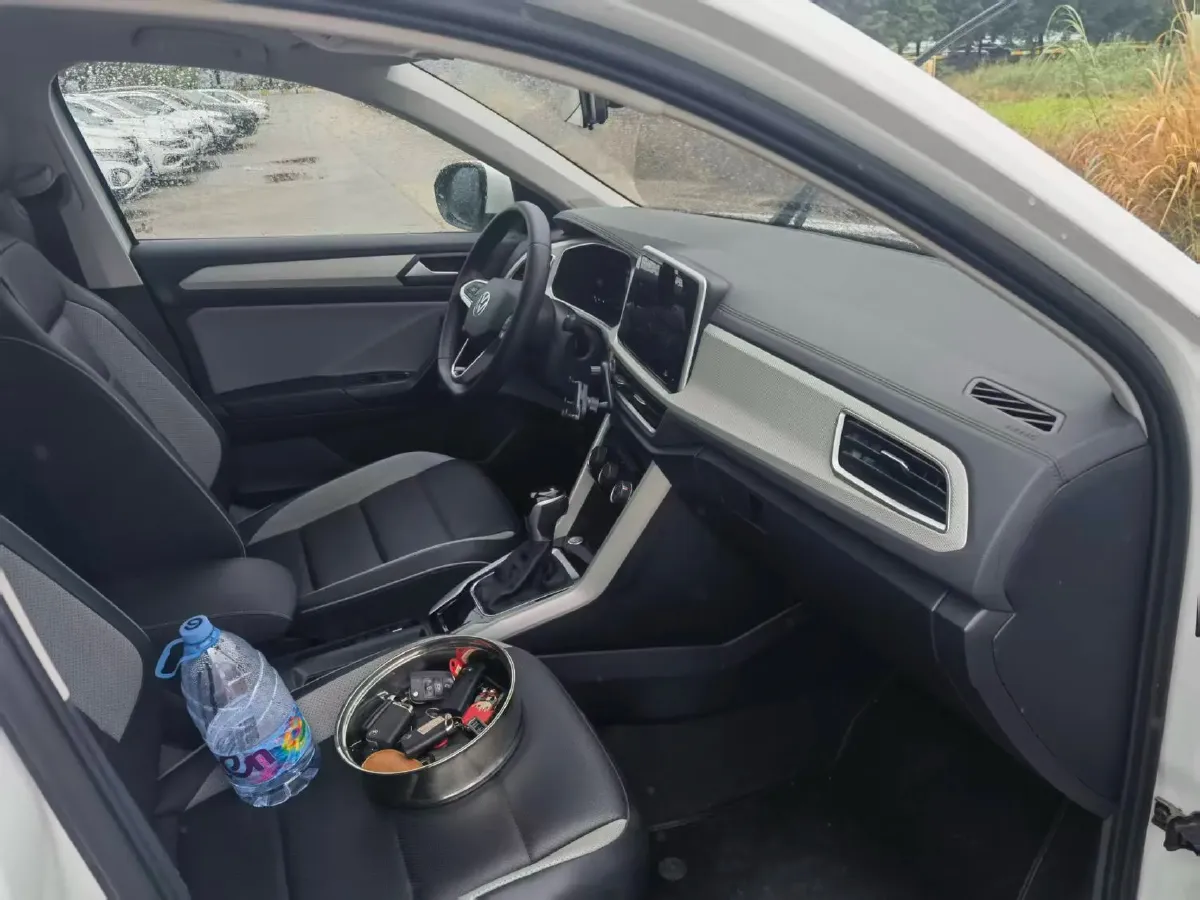 2024 Volkswagen T-Roc 1.4T 150HP L4 7DCT,autocango,china used car exporter,china ev exporter,chinese used car exporter,chinese used ev exporter