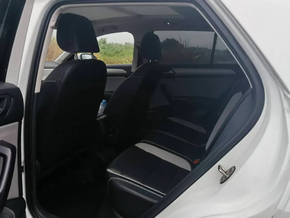 2024 Volkswagen T-Roc 1.4T 150HP L4 7DCT,autocango,china used car exporter,china ev exporter,chinese used car exporter,chinese used ev exporter