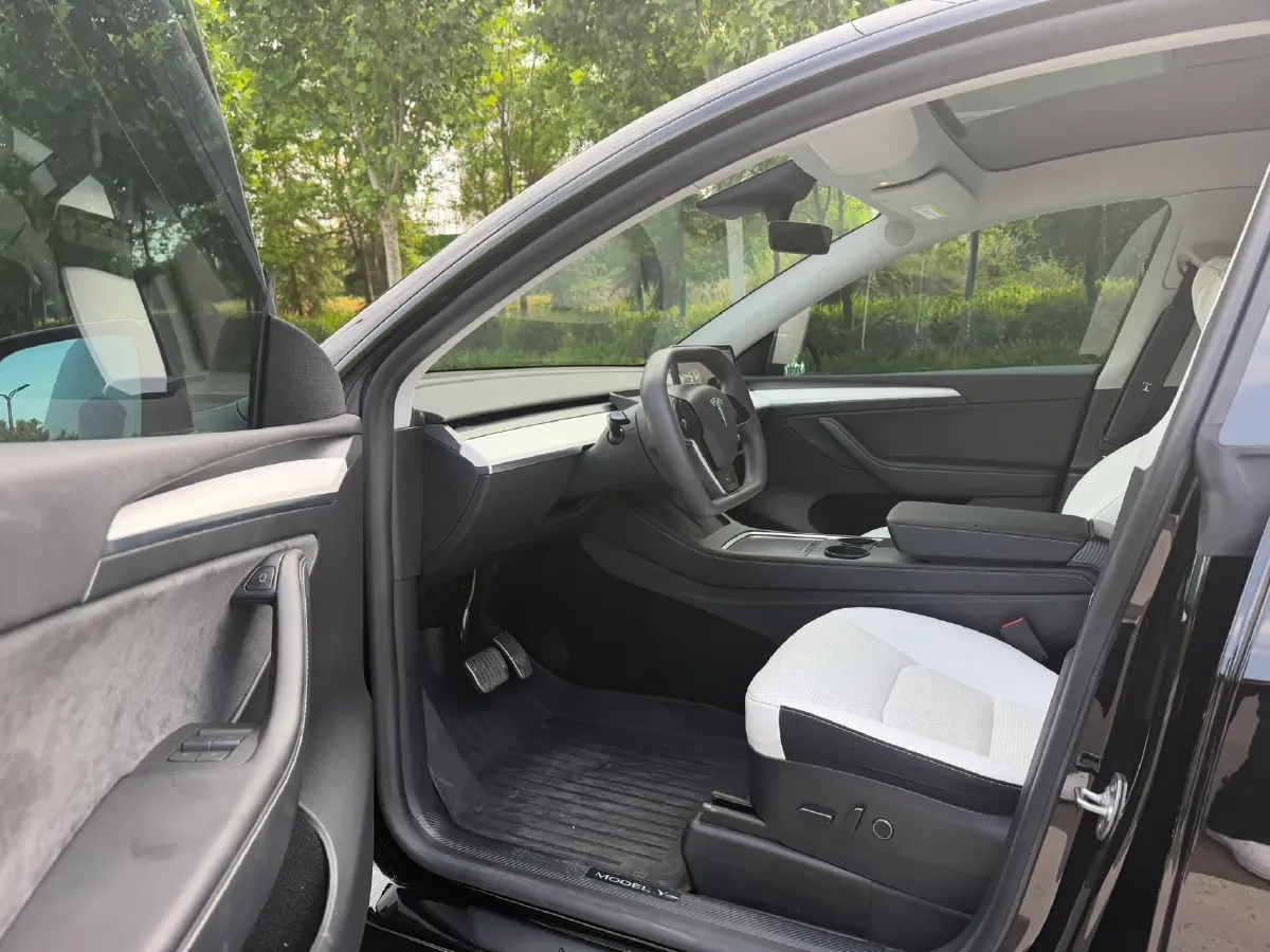 2022 Tesla Model Y BEV 60KWH,autocango,china used car exporter,china ev exporter,chinese used car exporter,chinese used ev exporter