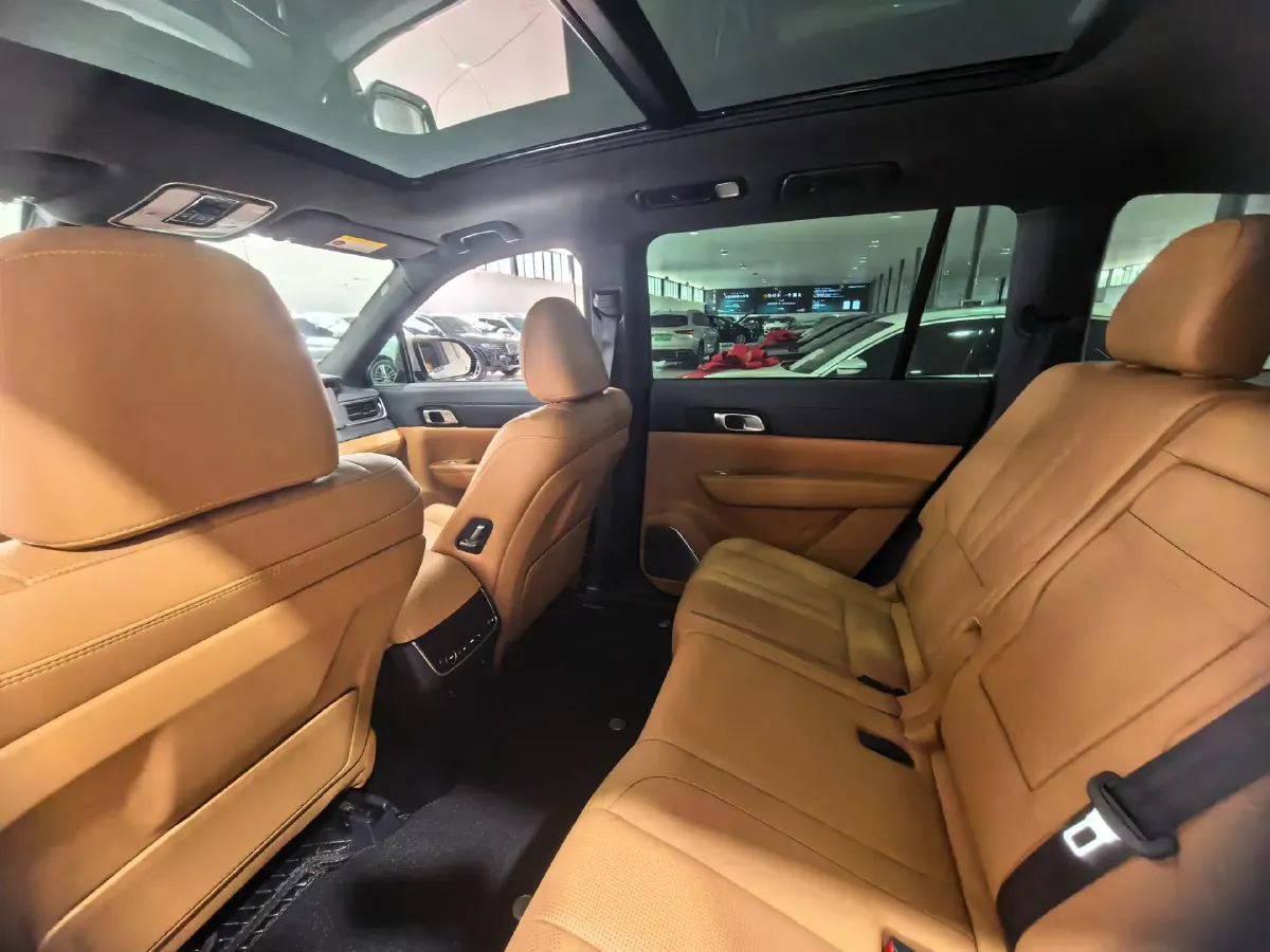 2020 Li ONE Range Extended 131HP REEV 40.5KWH,autocango,china used car exporter,china ev exporter,chinese used car exporter,chinese used ev exporter