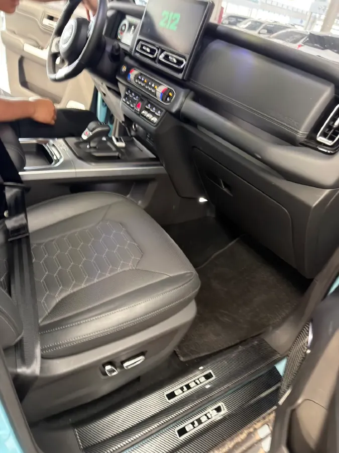 2025 212 212 T01 2.0T 252HP L4 8AT,autocango,china used car exporter,china ev exporter,chinese used car exporter,chinese used ev exporter
