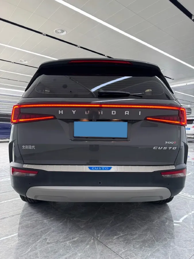 2021 Hyundai Custo 2.0T 236HP L4 8AT,autocango,china used car exporter,china ev exporter,chinese used car exporter,chinese used ev exporter
