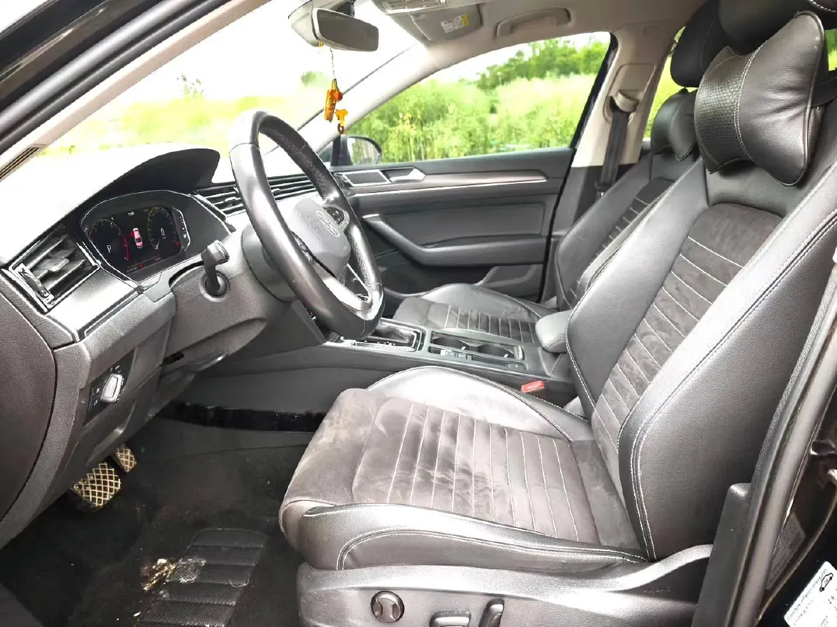 2020 Volkswagen Magotan 2.0T 186HP L4 7DCT,autocango,china used car exporter,china ev exporter,chinese used car exporter,chinese used ev exporter