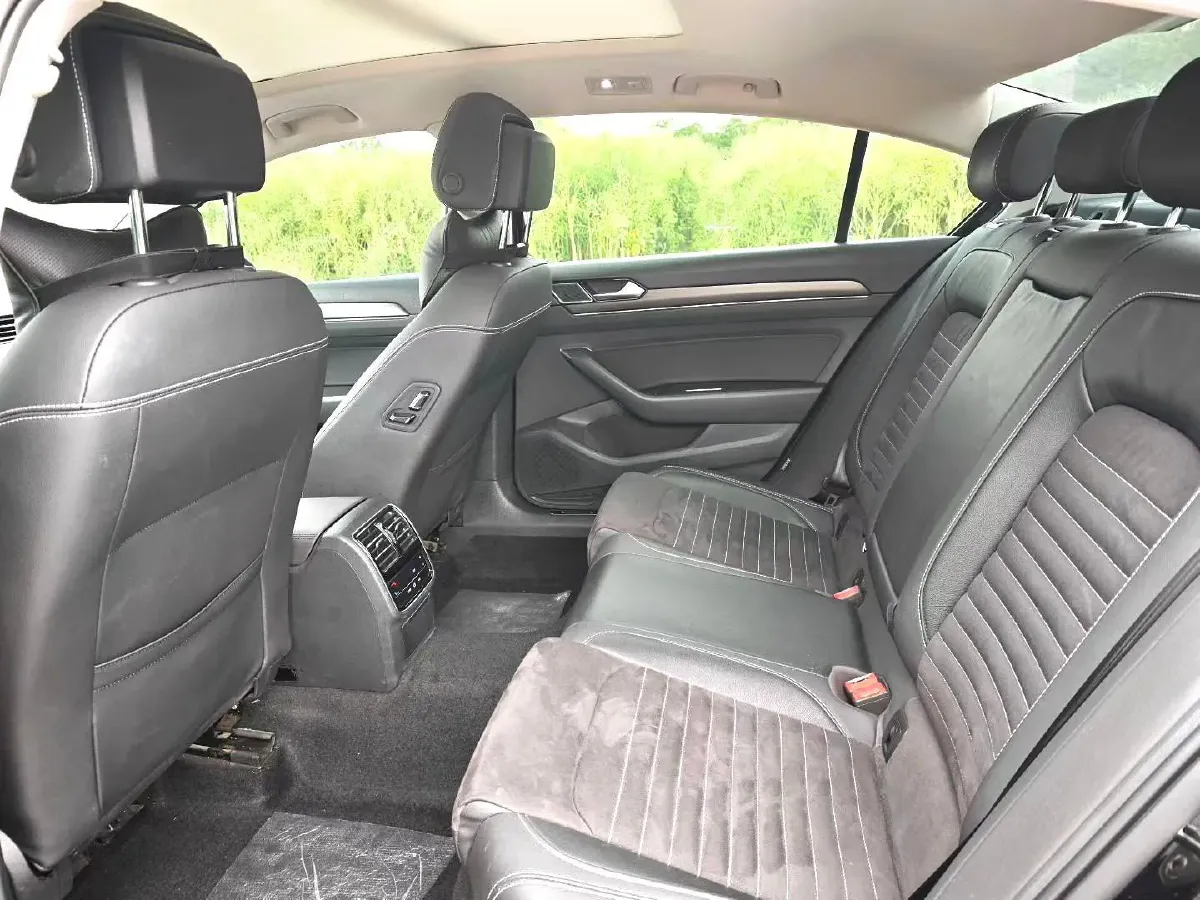 2020 Volkswagen Magotan 2.0T 186HP L4 7DCT,autocango,china used car exporter,china ev exporter,chinese used car exporter,chinese used ev exporter