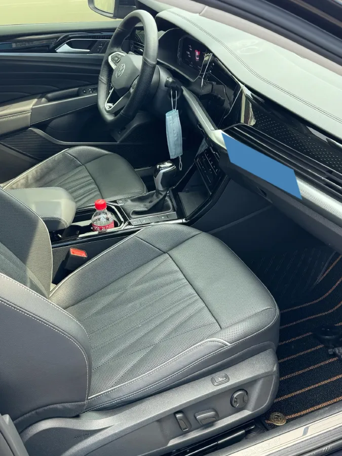 2022 Volkswagen Passat 2.0T 220HP L4 7DCT,autocango,china used car exporter,china ev exporter,chinese used car exporter,chinese used ev exporter